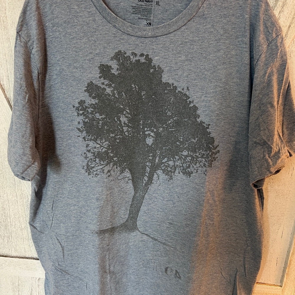 Old Navy tee shirt XL